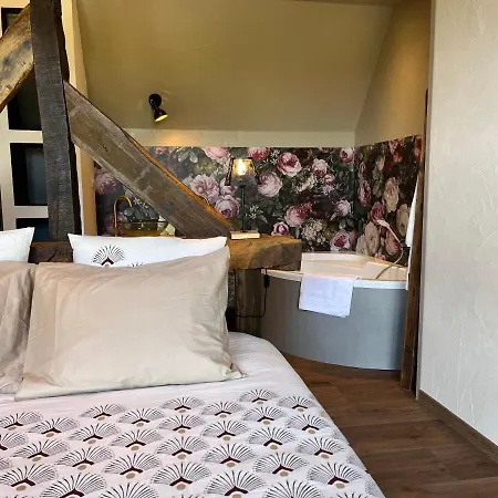 Maison D'Hote Avec Sauna Et Jacuzzi A La Campagne Les Portes du Coglais Exterior photo